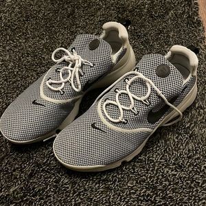 Men’s Nike shoes basically brand new size 10.5